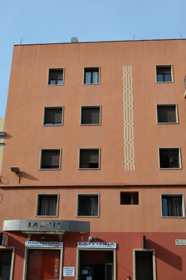Hostal Bartis Φιγκέρες Εξωτερικό φωτογραφία