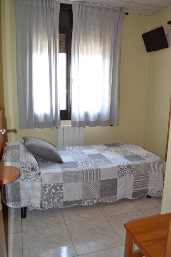 Hostal Bartis Φιγκέρες Εξωτερικό φωτογραφία