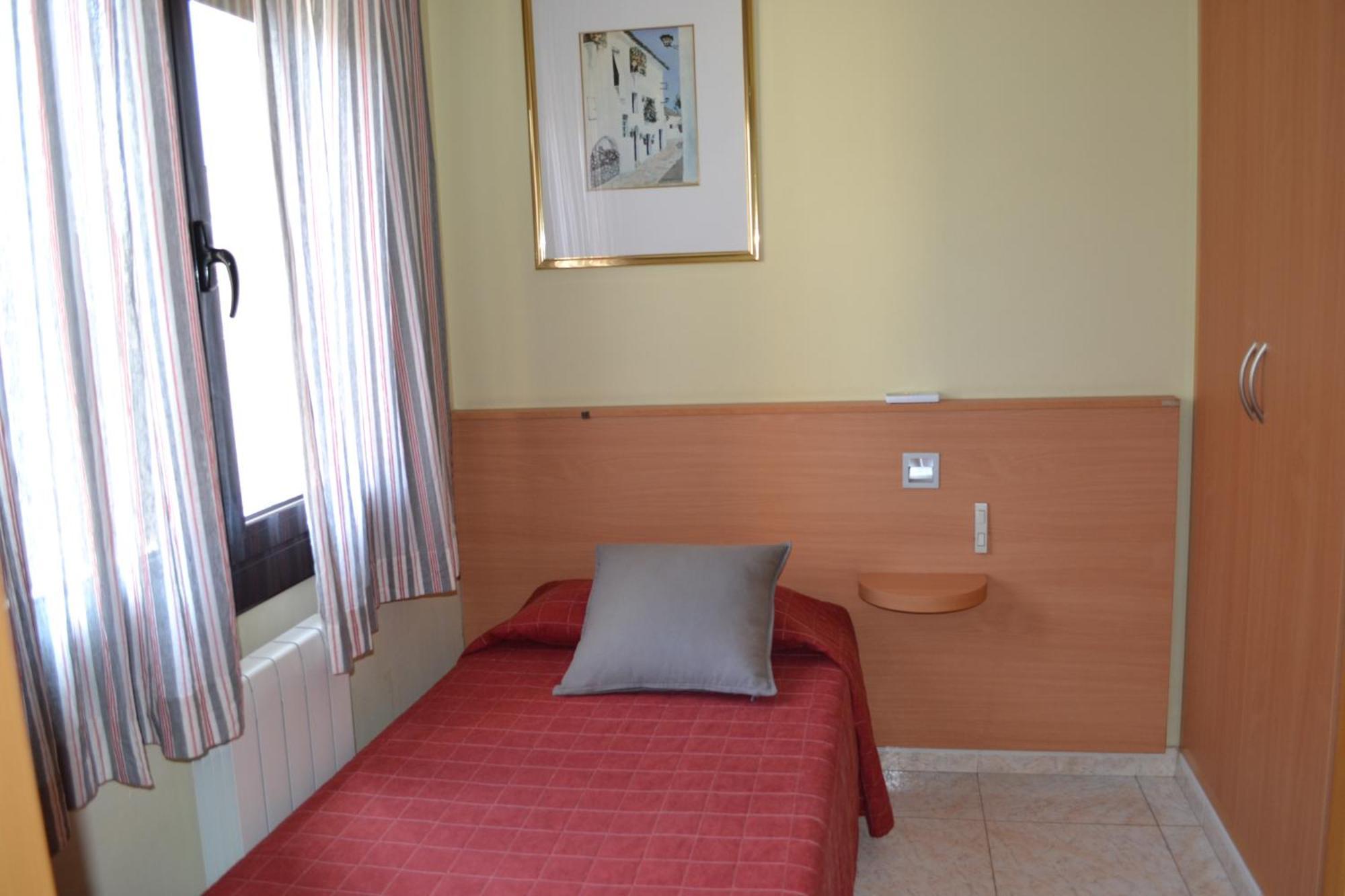 Hostal Bartis Φιγκέρες Δωμάτιο φωτογραφία
